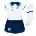 Billige England John Stones #5 Børnetøj Hjemmebanetrøje til baby VM 2022 Kortærmet (+ korte bukser)